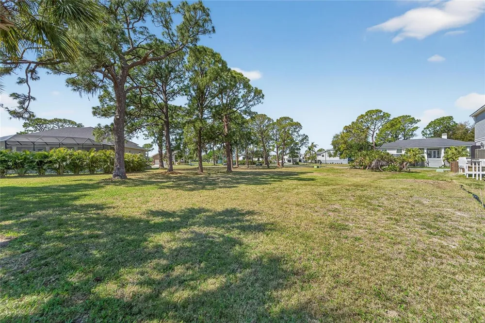 HARBOUR WATCH DRIVE Tarpon Springs, FL 34689