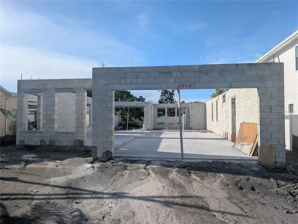 905 W PLYMOUTH STREET Tampa, FL 33603