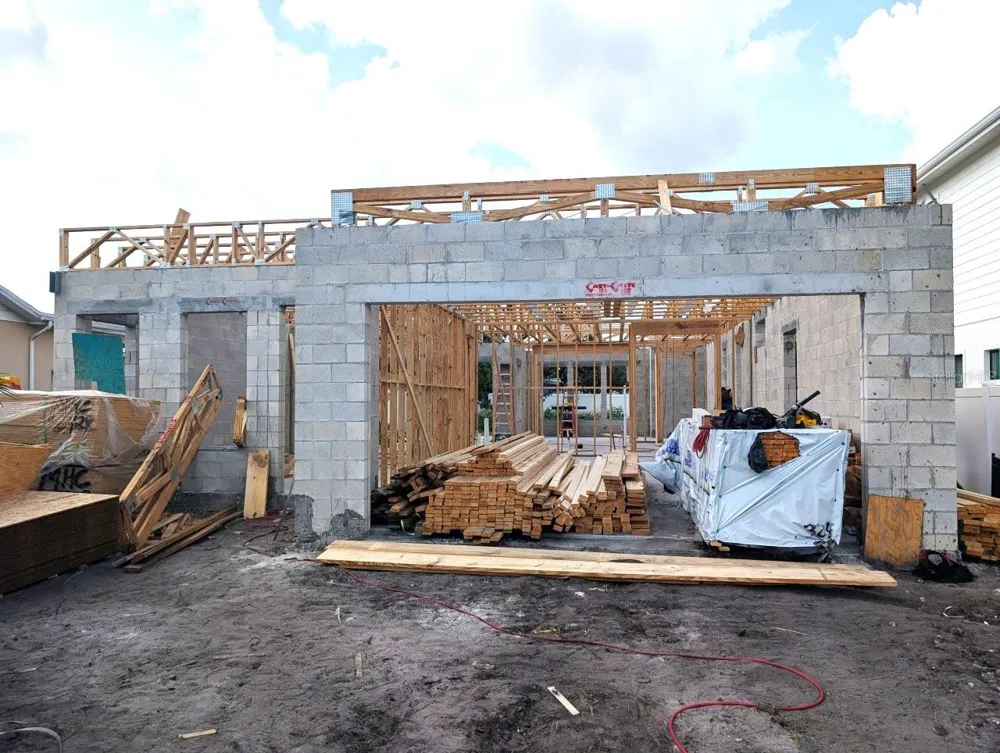 905 W PLYMOUTH STREET Tampa, FL 33603