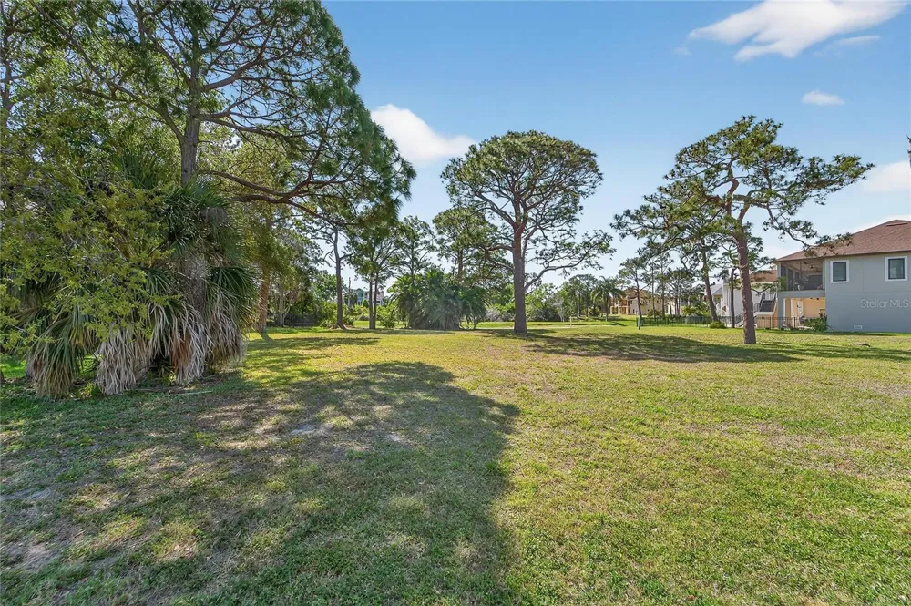 POINTE ALEXIS DRIVE Tarpon Springs, FL 34689