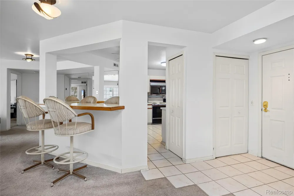 3565 Port Cove Drive #69 Waterford Charter Township, MI 48328