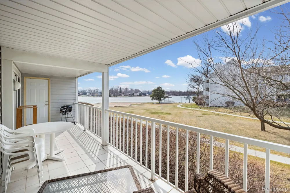 3565 Port Cove Drive #69 Waterford Charter Township, MI 48328