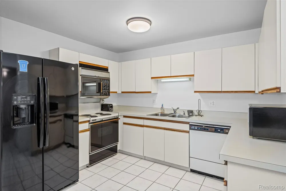 3565 Port Cove Drive #69 Waterford Charter Township, MI 48328