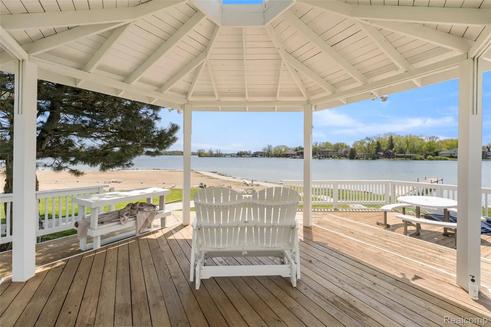 3565 Port Cove Drive #69 Waterford Charter Township, MI 48328