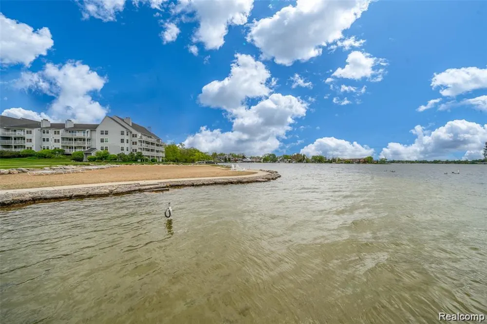 3565 Port Cove Drive #69 Waterford Charter Township, MI 48328