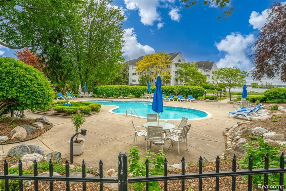 3565 Port Cove Drive #69 Waterford Charter Township, MI 48328