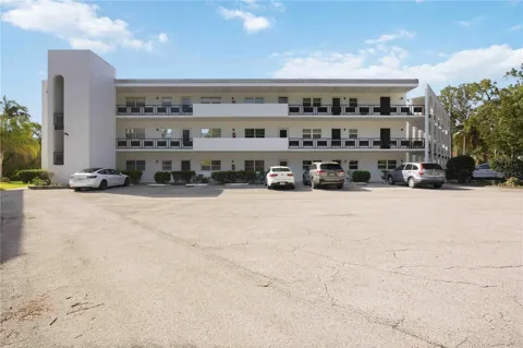 100 EL CAMINO DRIVE #101