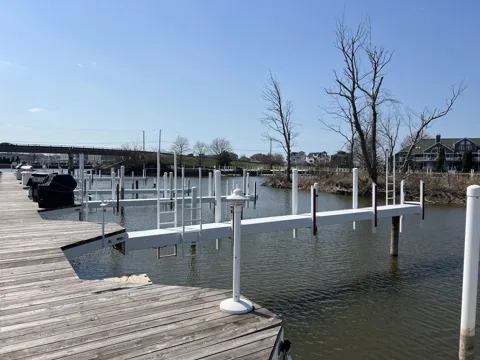 84 Harbor Landing