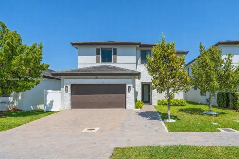 8019 NW 46th Ter