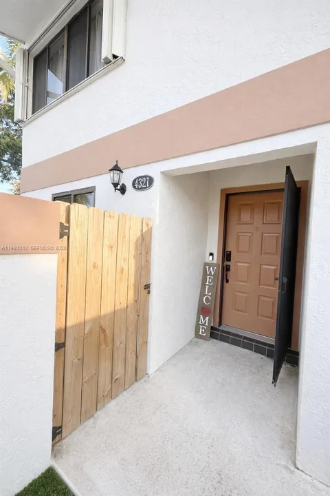 4321 SW 70th Ter