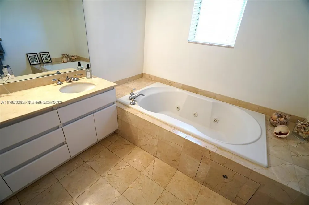 16711 Collins Ave #601 Sunny Isles Beach, FL 33160