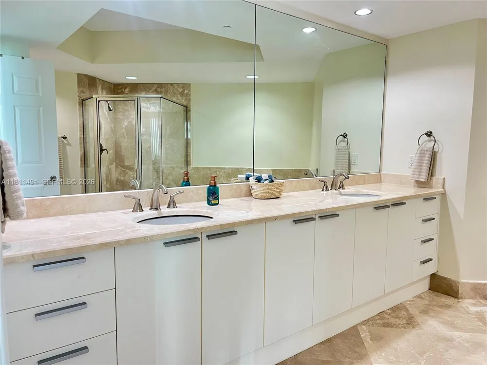 231 Riverside Dr #1210 Daytona, FL 32117