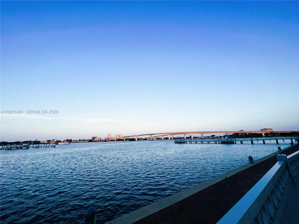 231 Riverside Dr #1210 Daytona, FL 32117