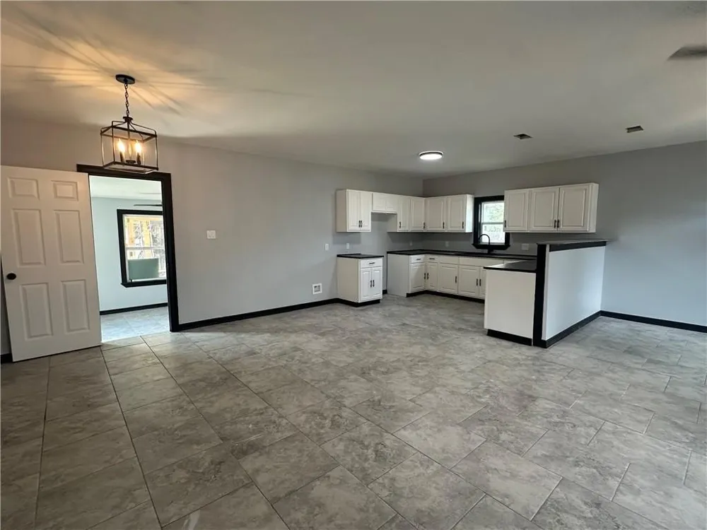 300 E Le Roy Street Three Rivers, TX 78071