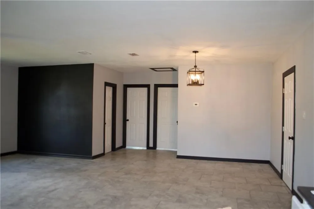 300 E Le Roy Street Three Rivers, TX 78071