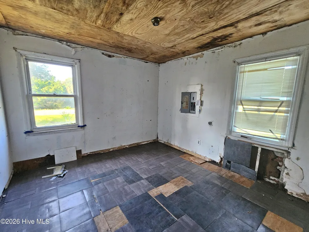 1729 Swamp Road Engelhard, NC 27824