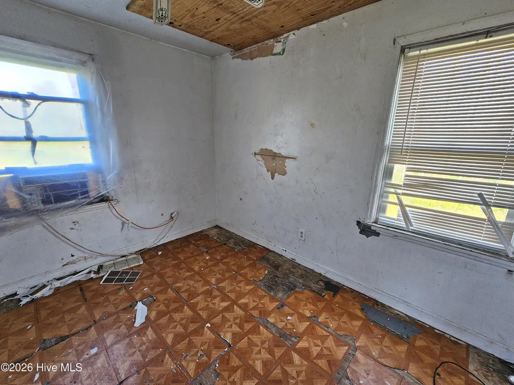 1729 Swamp Road Engelhard, NC 27824