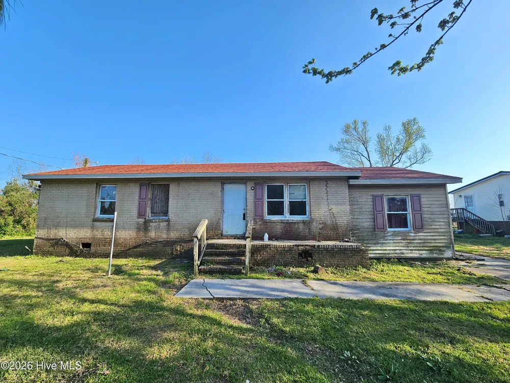 1729 Swamp Road Engelhard, NC 27824
