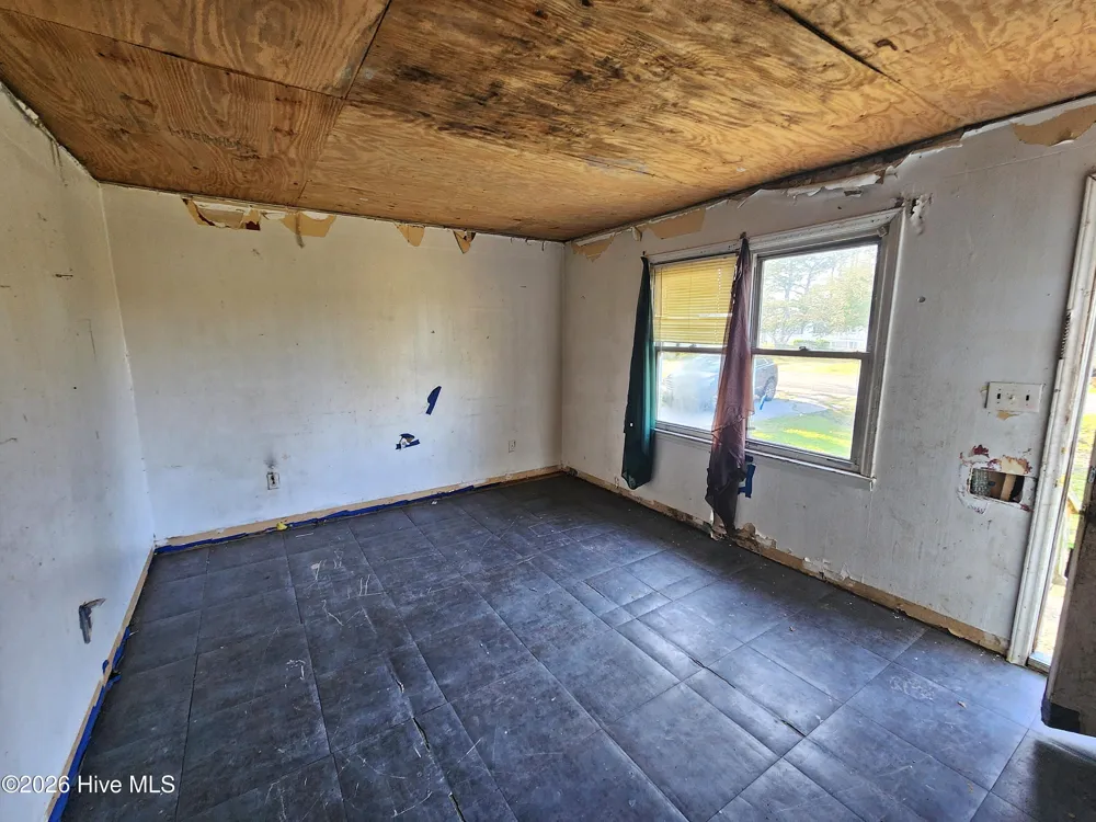 1729 Swamp Road Engelhard, NC 27824