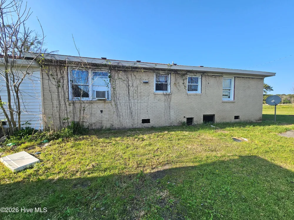 1729 Swamp Road Engelhard, NC 27824