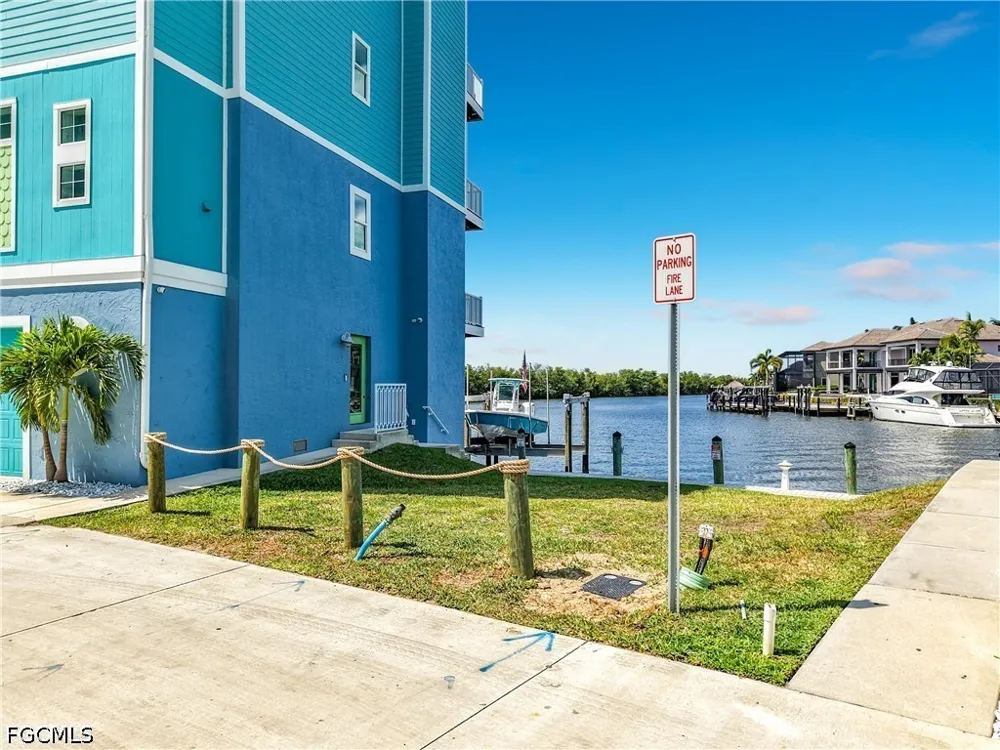 Shell Cove Drive Cape Coral, FL 33914