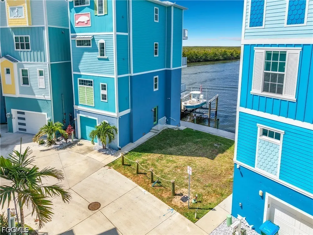 Shell Cove Drive Cape Coral, FL 33914