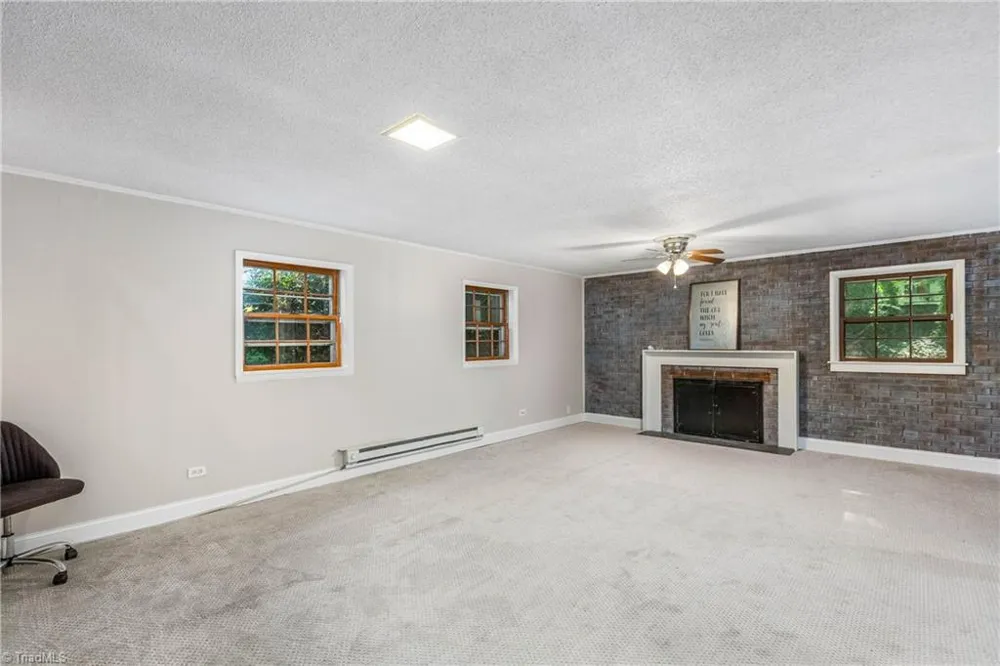 4210 Niblick Drive Pfafftown, NC 27040