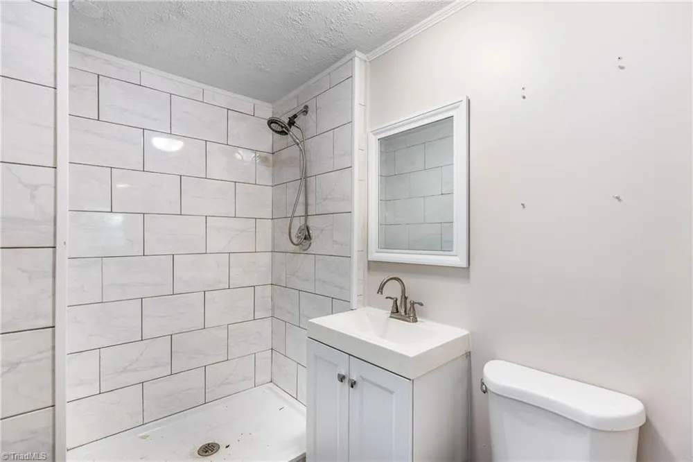 4210 Niblick Drive Pfafftown, NC 27040