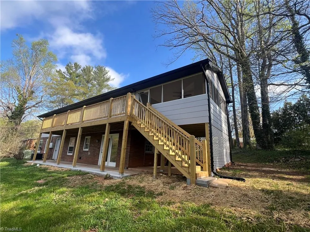 4210 Niblick Drive Pfafftown, NC 27040