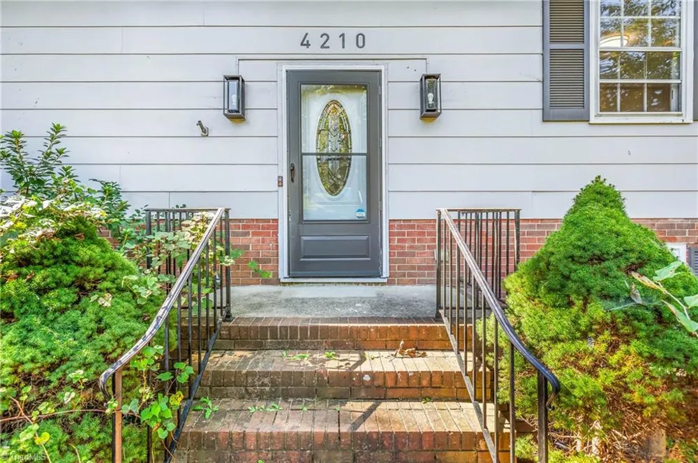 4210 Niblick Drive Pfafftown, NC 27040