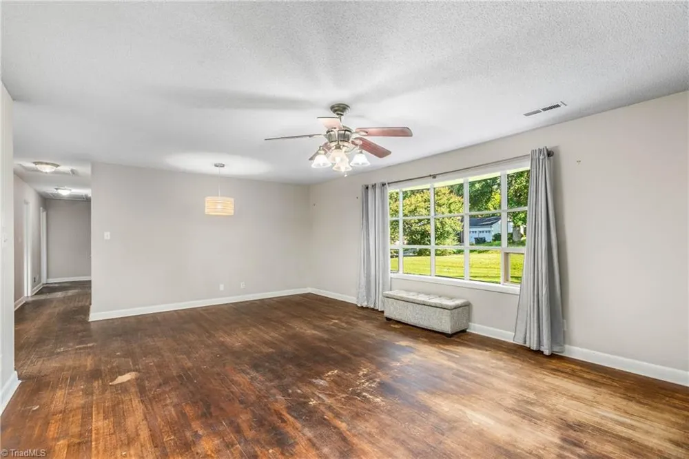 4210 Niblick Drive Pfafftown, NC 27040