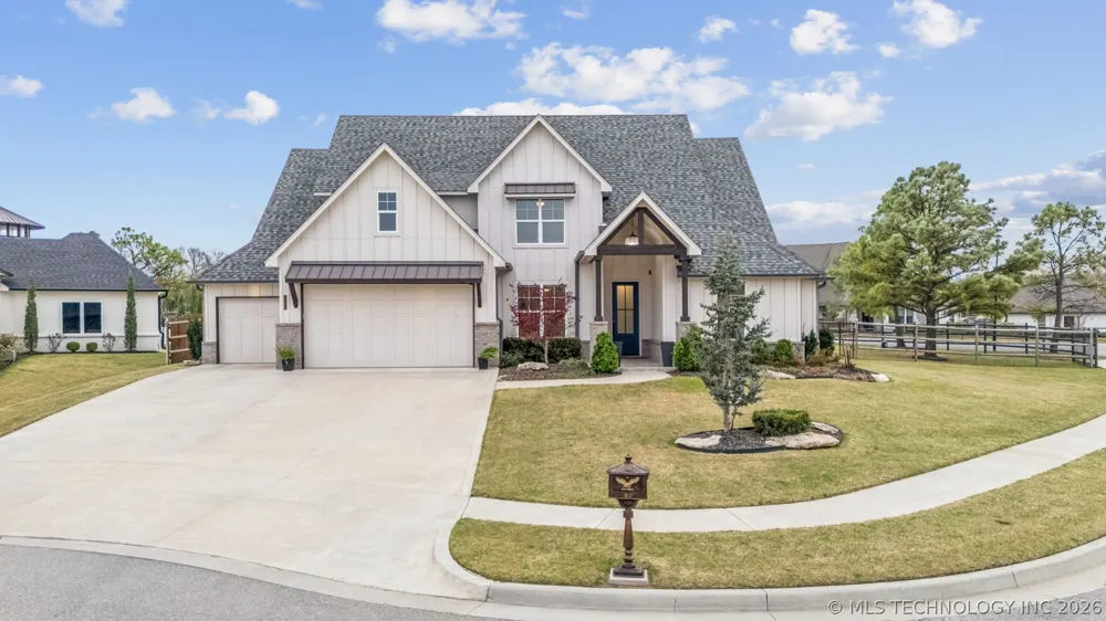 7201 Hawthorne Lane Owasso, OK 74055