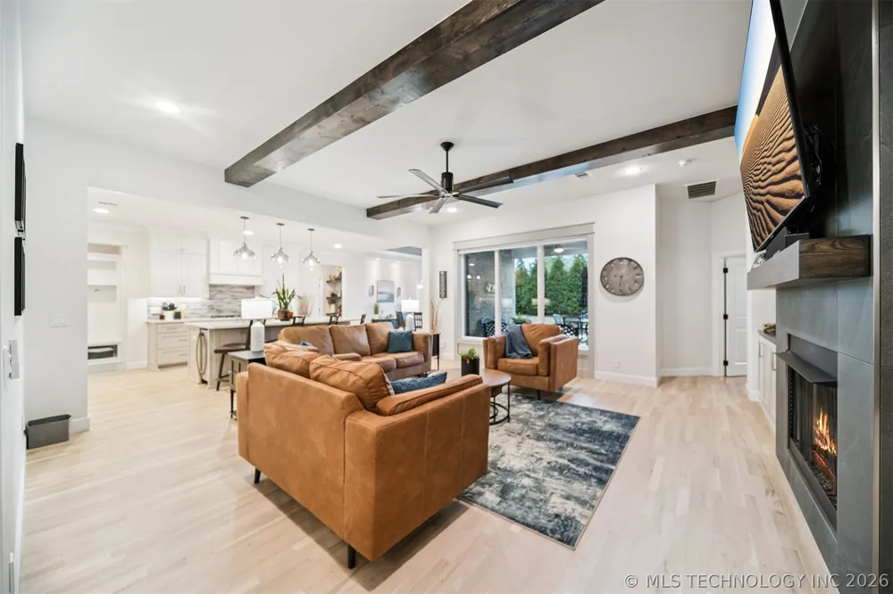 7201 Hawthorne Lane Owasso, OK 74055
