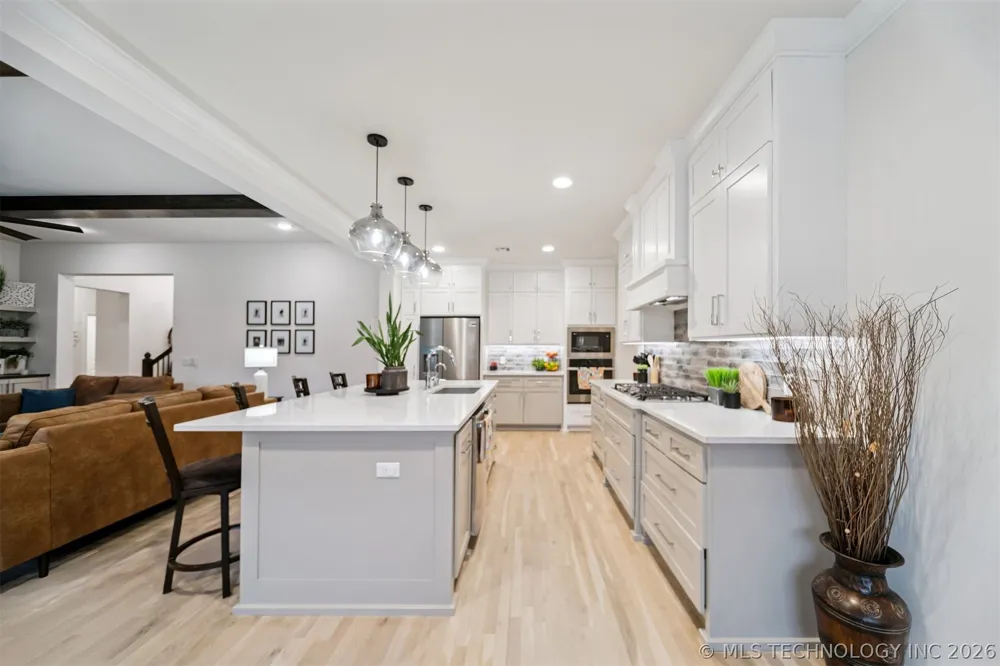 7201 Hawthorne Lane Owasso, OK 74055
