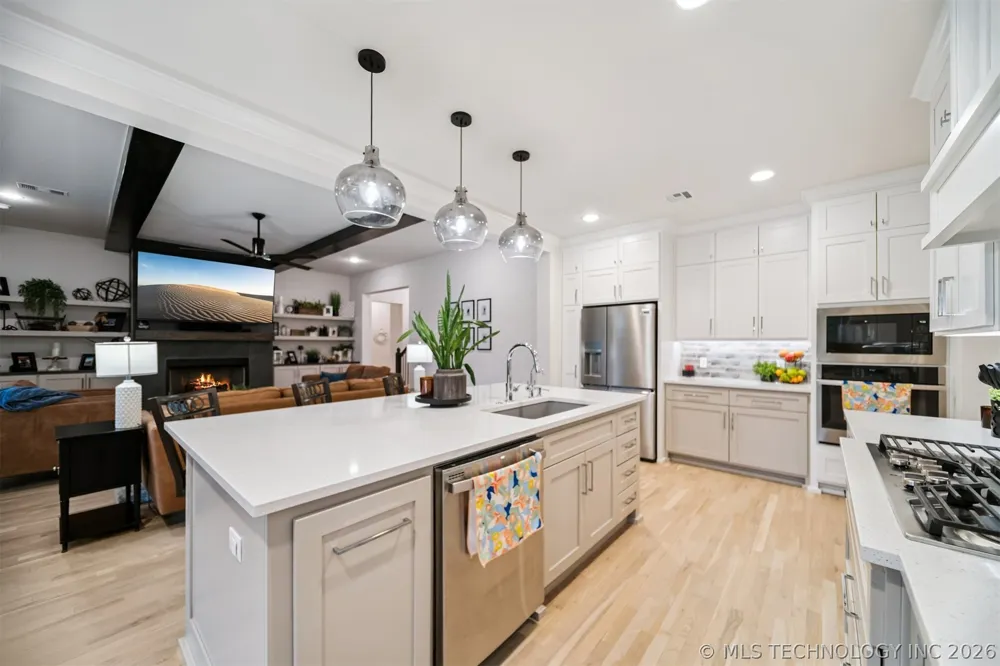7201 Hawthorne Lane Owasso, OK 74055