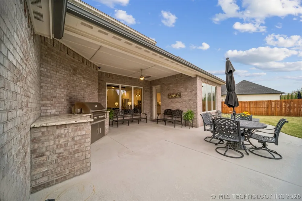 7201 Hawthorne Lane Owasso, OK 74055