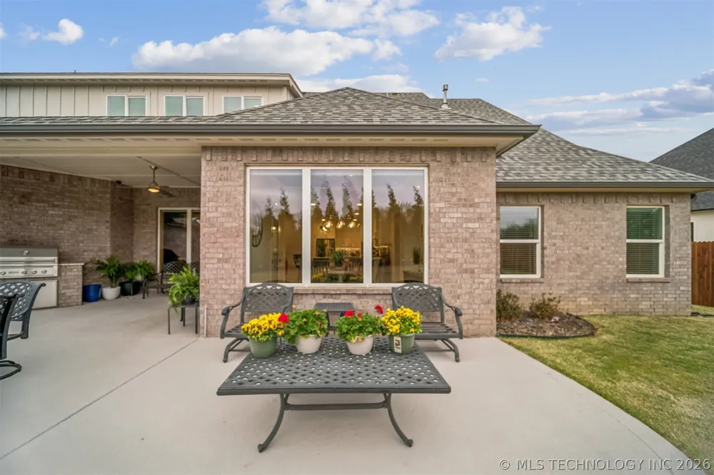 7201 Hawthorne Lane Owasso, OK 74055