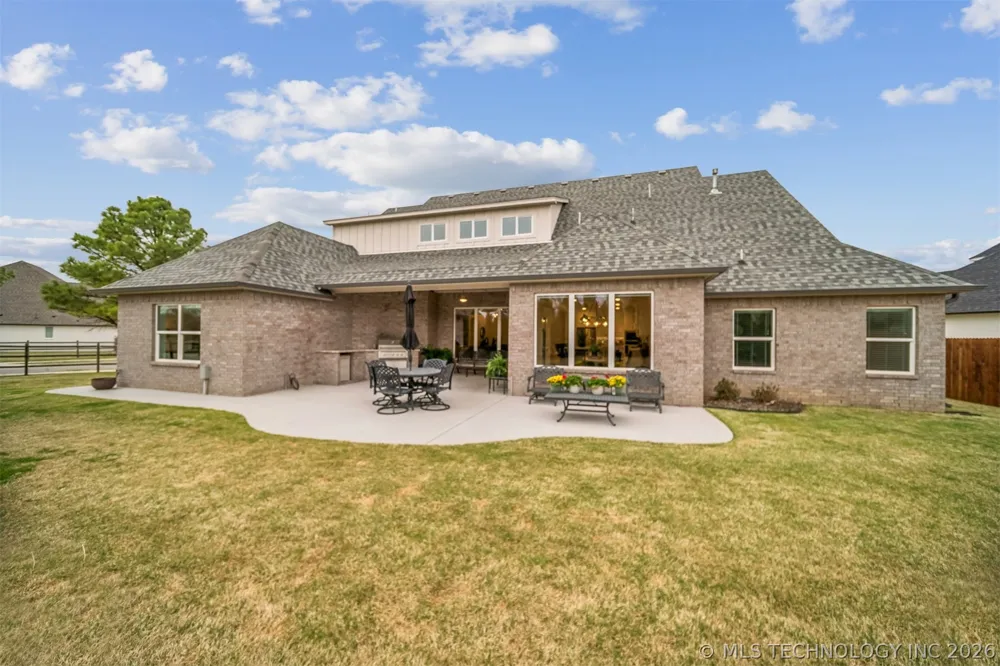 7201 Hawthorne Lane Owasso, OK 74055