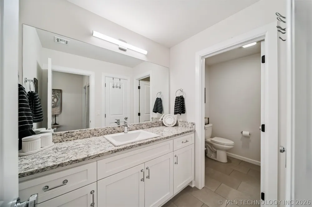 7201 Hawthorne Lane Owasso, OK 74055