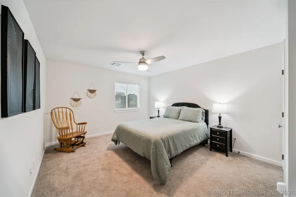 7201 Hawthorne Lane Owasso, OK 74055
