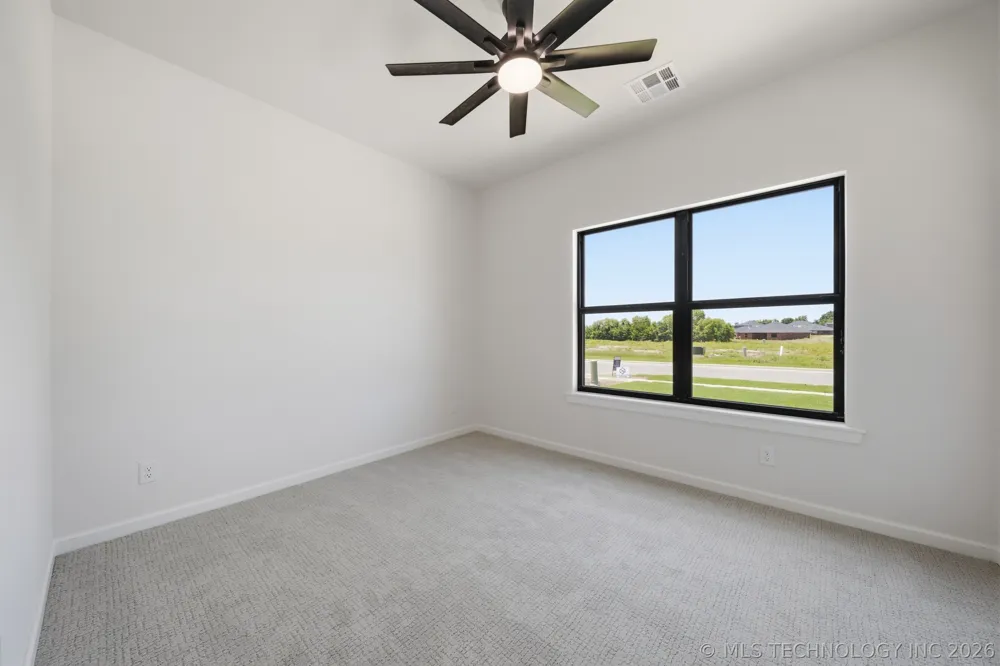 1009 S Chickasaw Street Skiatook, OK 74070