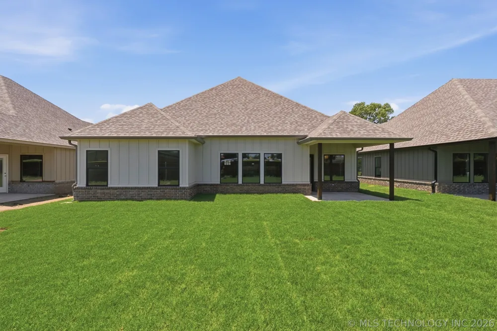 1009 S Chickasaw Street Skiatook, OK 74070