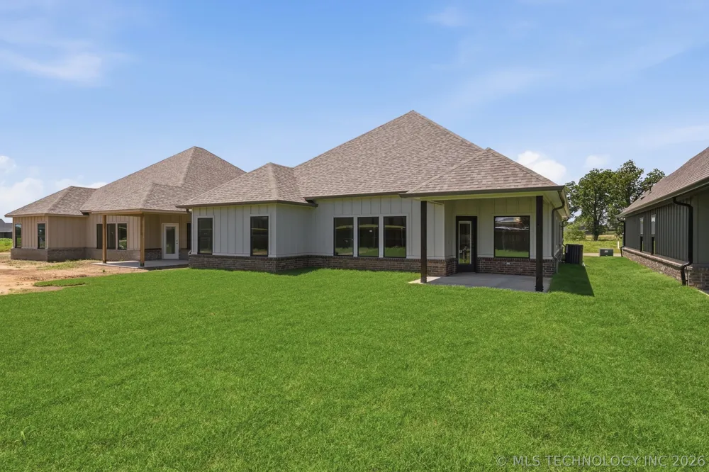 1009 S Chickasaw Street Skiatook, OK 74070