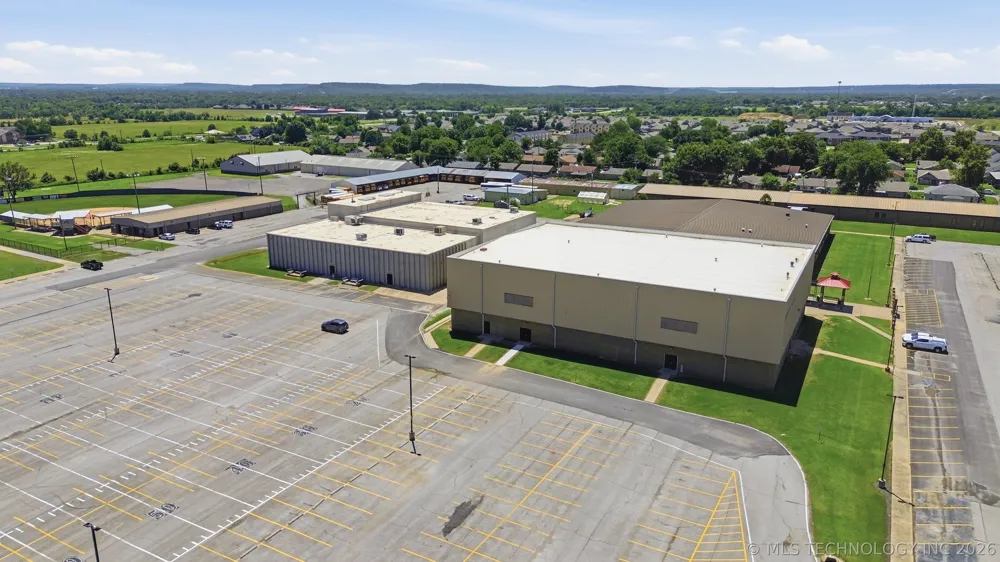 1009 S Chickasaw Street Skiatook, OK 74070