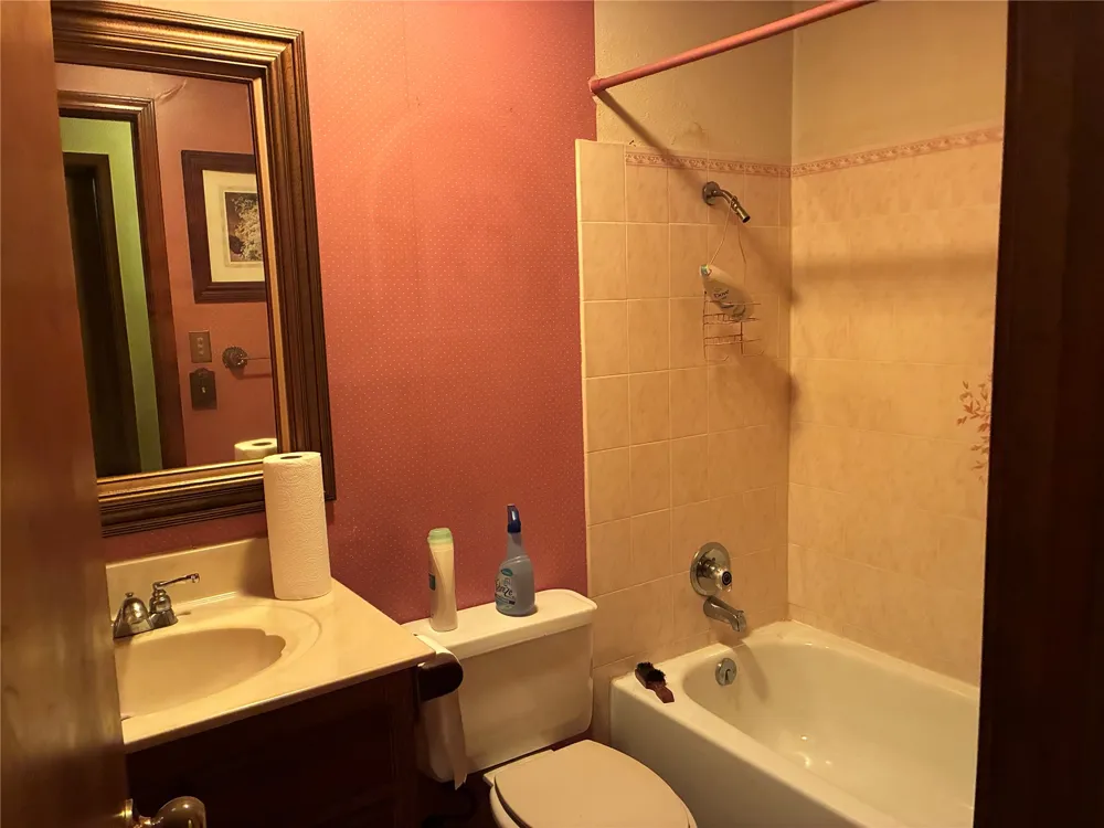 411321 E 1080 ROAD Checotah, OK 74426