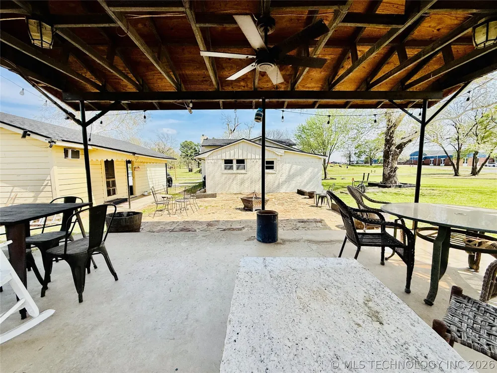 410 S 4th Hartshorne, OK 74547
