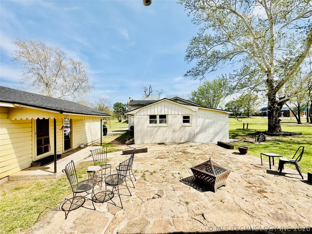 410 S 4th Hartshorne, OK 74547