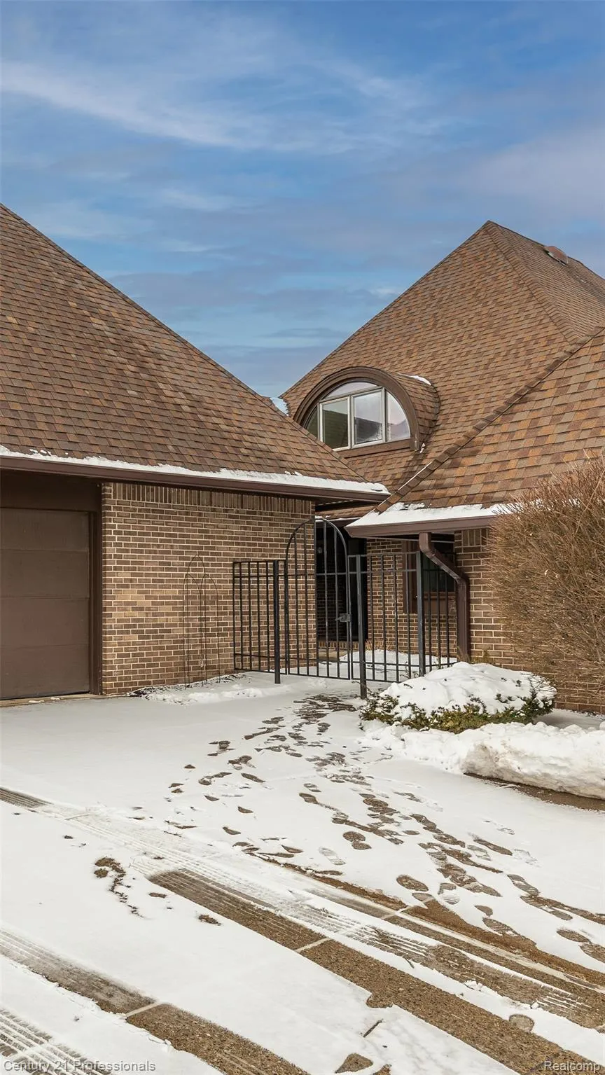 9095 S Saginaw Road #5 Grand Blanc Charter Township, MI 48439