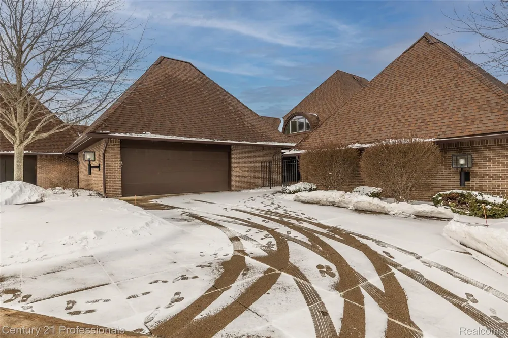9095 S Saginaw Road #5 Grand Blanc Charter Township, MI 48439