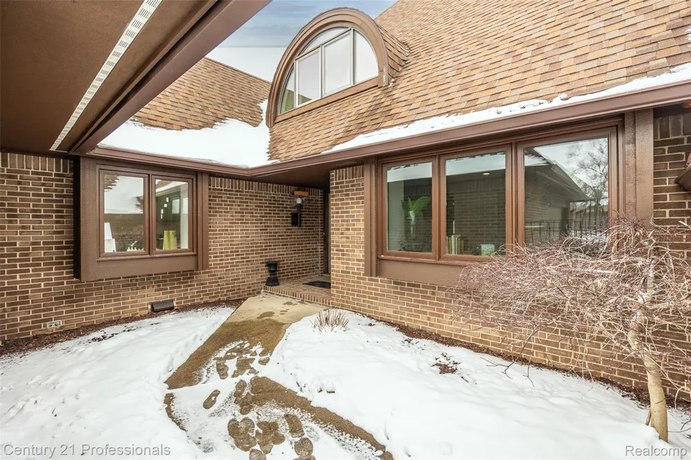 9095 S Saginaw Road #5 Grand Blanc Charter Township, MI 48439
